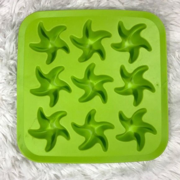 NWOT Set of 4 Pineapple Starfish Fish Flora Silicone Soap Mold Trays - Picture 9 of 10